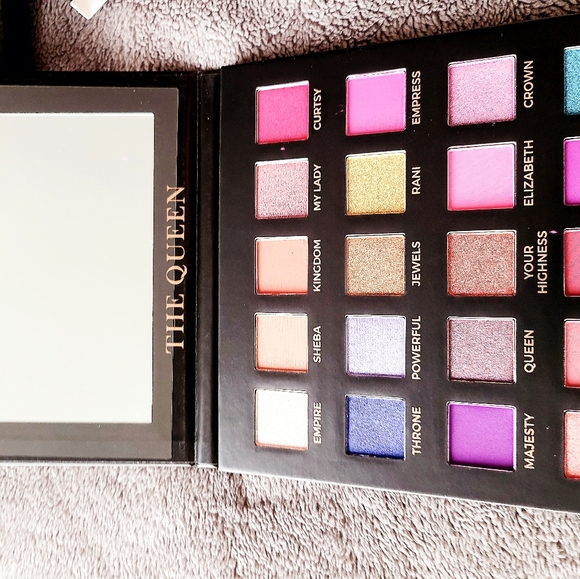 Eloise the queen palette - Picture 3 of 3